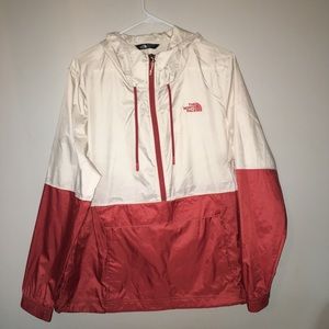 NEVER WORN NORTHFACE WINDBREAKER